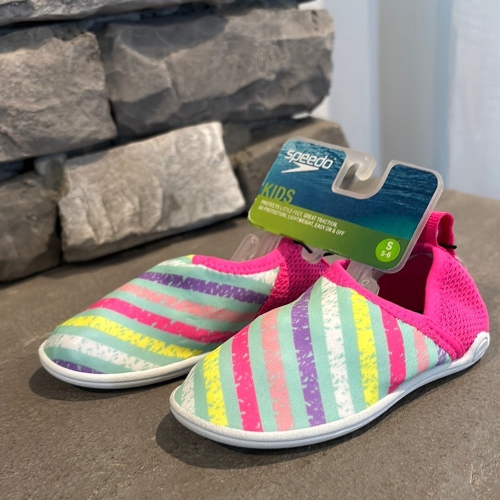 Speedo UV protection multicolor water shoes,slip on,pull tab,tread,lightweight